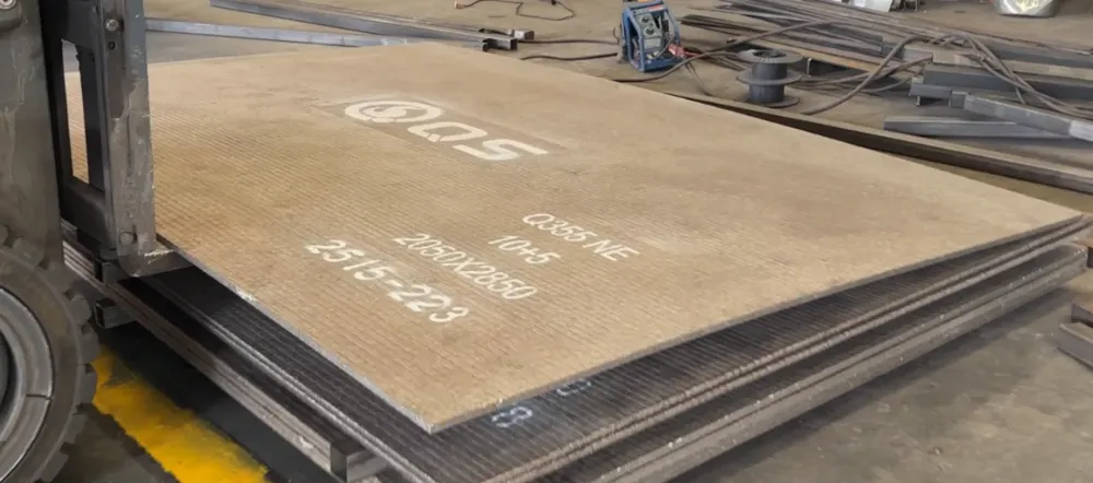 Pourquoi les plaques d'usure en alliage bimétallique chromé sont-elles largement utilisées pour la protection contre l'usure industrielle ?