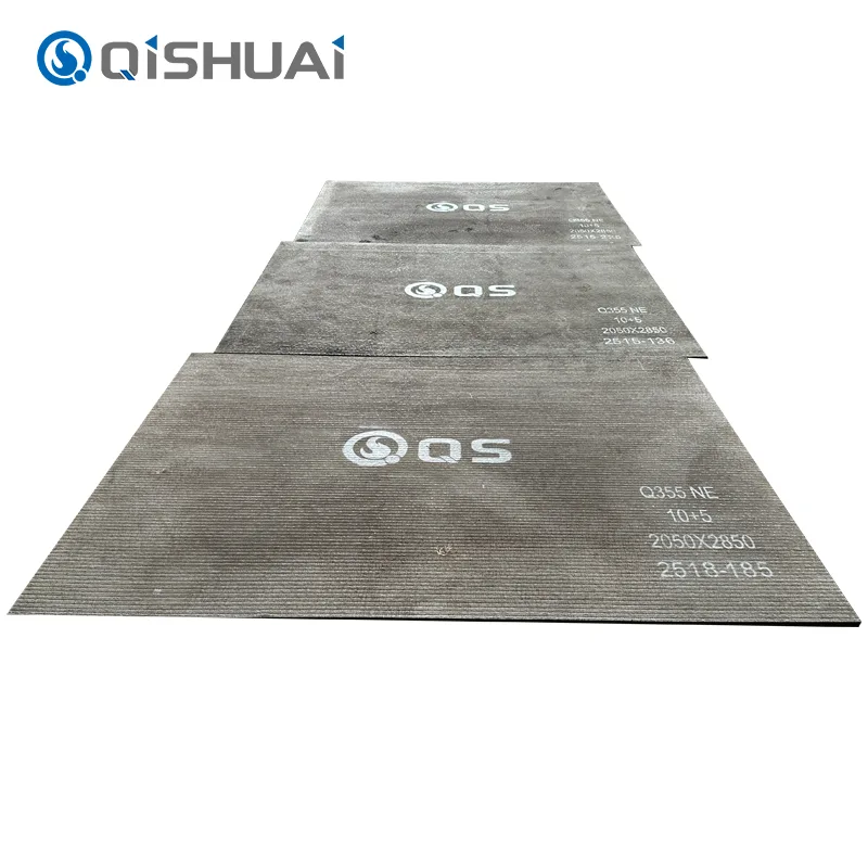 Plaque de revêtement chromée